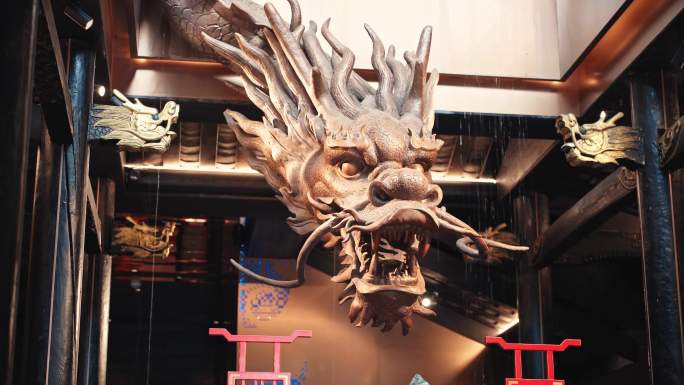 中国神龙神灵头像雕像特写