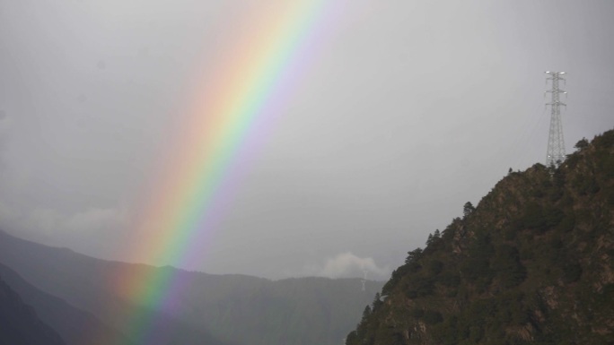 电线 国家电网 山间彩虹 雨后彩虹