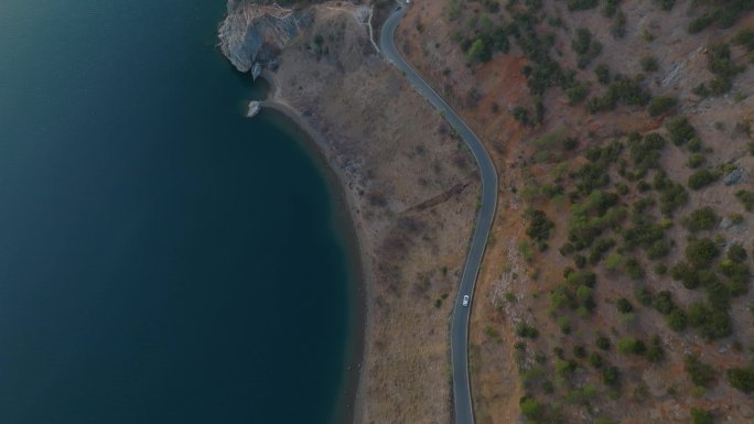 四川泸沽湖景区自驾游公路航拍4K