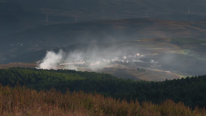 云南旅游风光宣传视频红土地燃烧秸秆烟雾