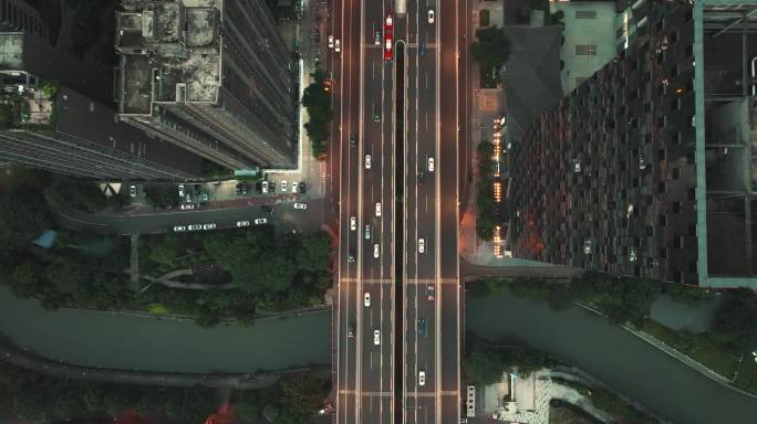 成都城市高架道路车辆车流航拍夜景