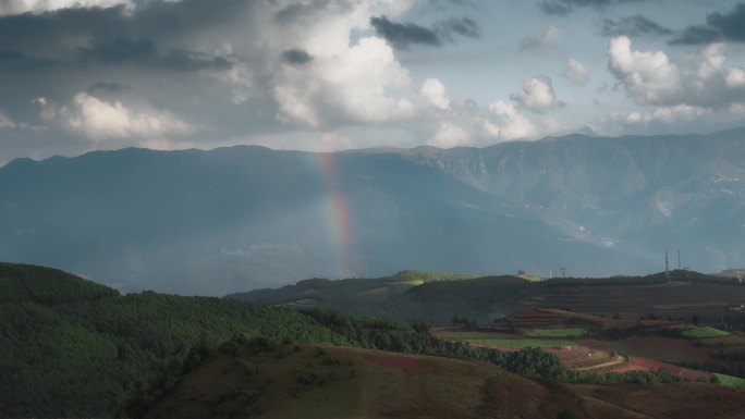 云南旅游风光宣传视频东川红土地黄昏彩虹