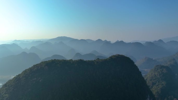 原始森林高山山脉