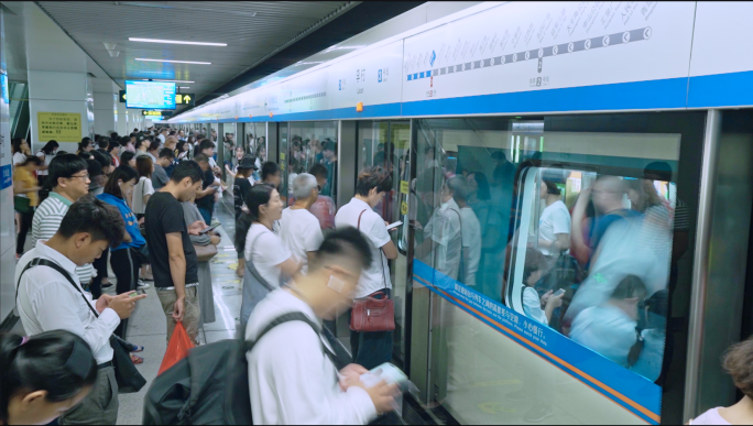 【原创4K】地铁上下班高峰期人流量延时