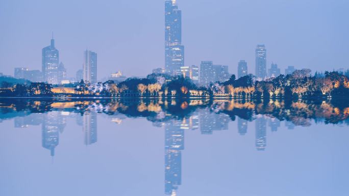 南京玄武湖与紫峰大厦日转夜延时摄影