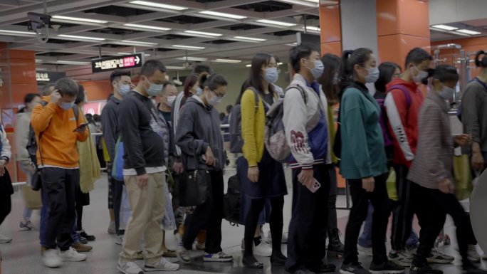 广州地铁人挤人白领上下班合集