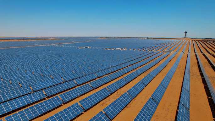 4K航拍沙漠光伏太阳能发电新能源