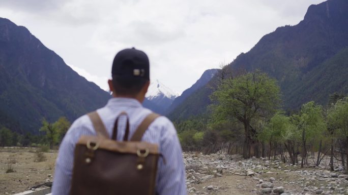 高帮工装鞋 一个人旅游 一个人的路