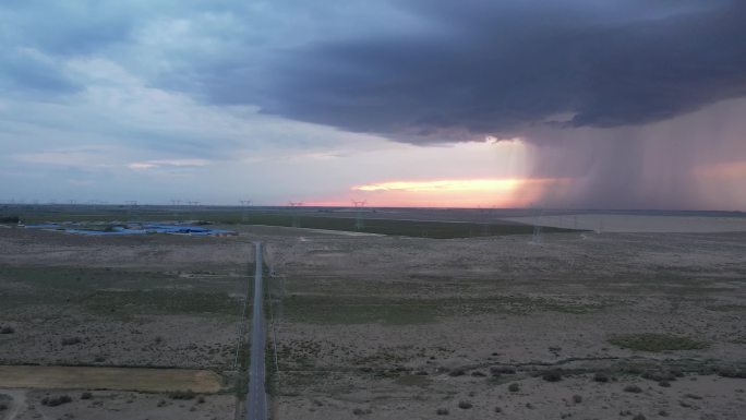 戈壁暴雨下输电线路航拍