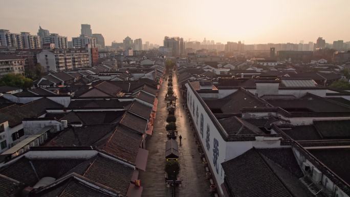 杭州河坊街日出 胡庆余堂