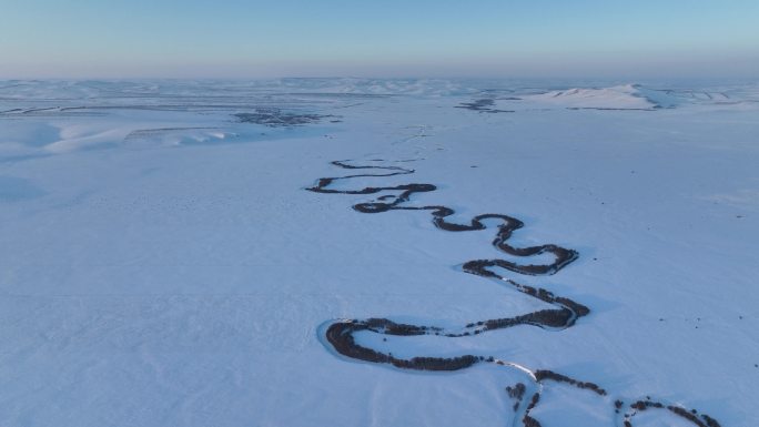 雪原曲河潜龙在渊