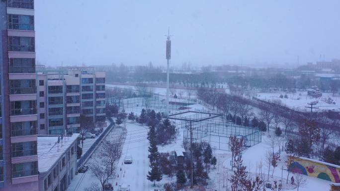 下雪的小县城