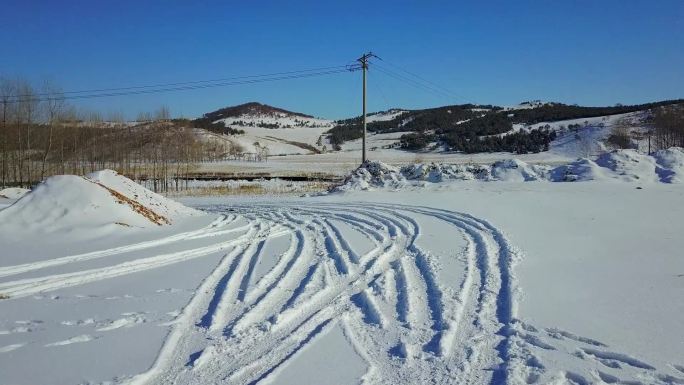 航拍雪后乡村