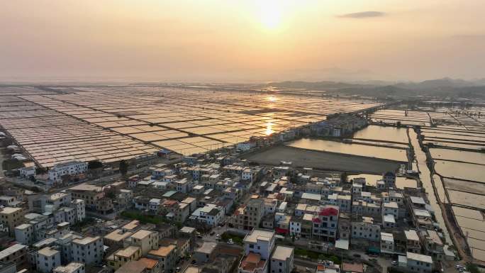 航拍夕阳下福建漳州漳浦盐田乡村田园风光