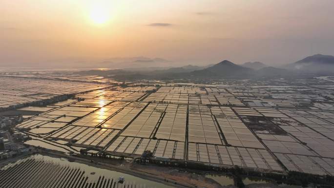 航拍夕阳下福建漳州漳浦盐田乡村田园风光