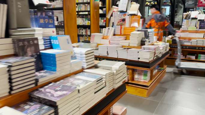 (原创)书店 堆头 书 买书 书店堆头