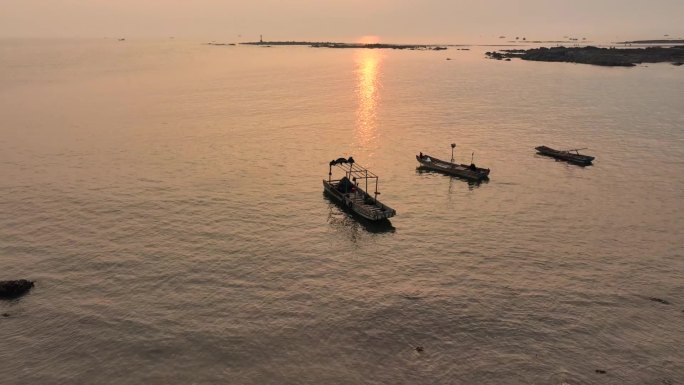 全景夕阳海景渔船