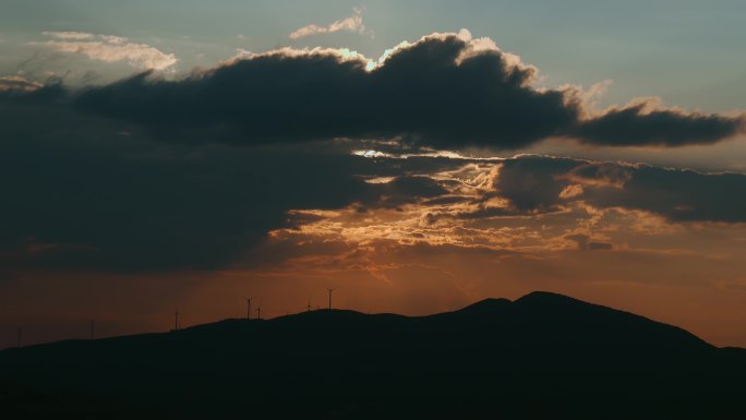 中国电网风光宣传视频金色夕阳电力风车远景
