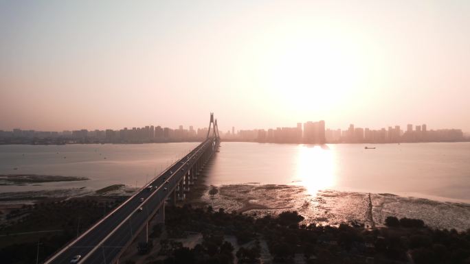 4K航拍湛江海湾大桥落日