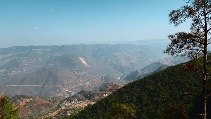 云南龙陵滇西抗战松山战役主峰远望