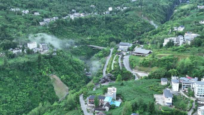 航拍恩施大峡谷地缝瀑布4K