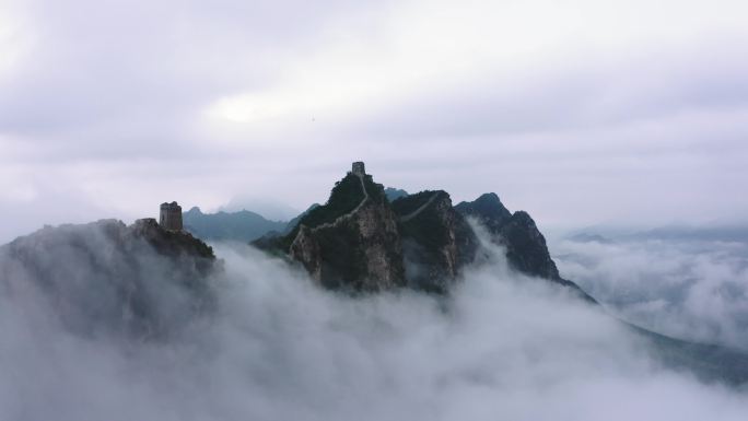 航拍司马台长城云海