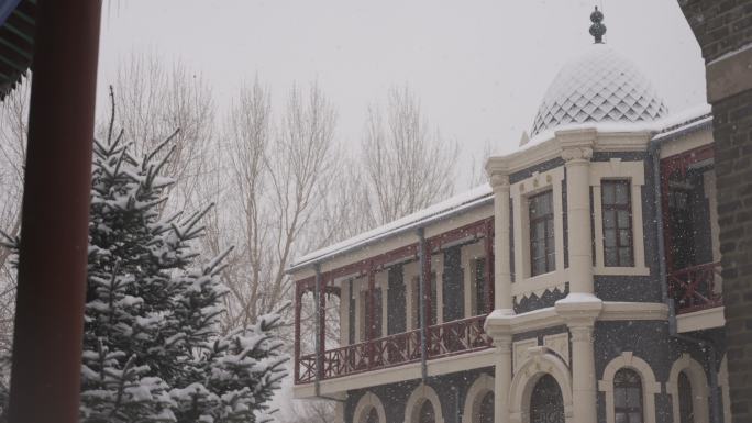 城市伪满皇宫冬季飘雪雪景下雪4k