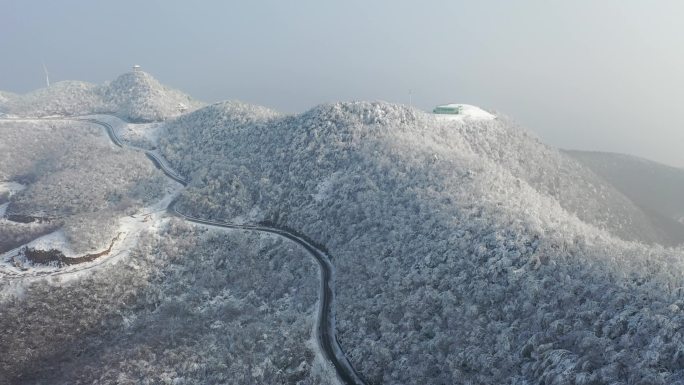 航拍圣境山雪景