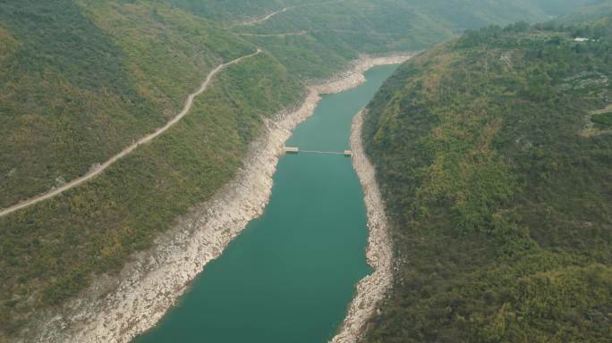 高山湖泊青山绿水水源保护地