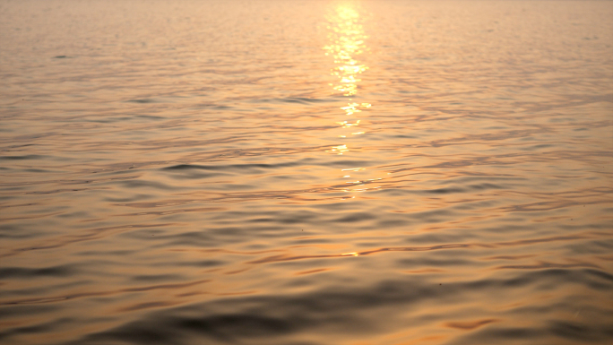 湖面夕阳唯美