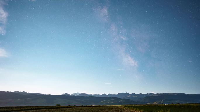 4K延时新疆昭苏天山日转夜星空银河伊犁