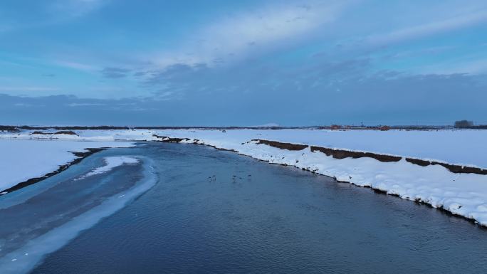 春季河水开化冰河雪景