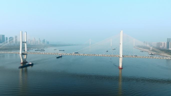 武汉下午的长江二桥