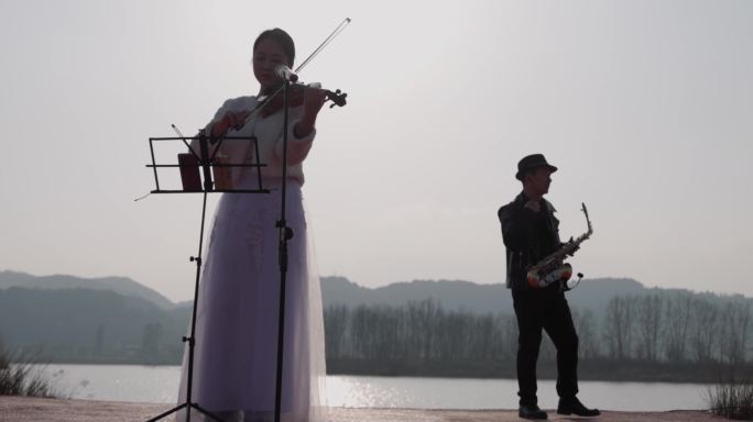 4k逆光 小提琴 萨克斯 湖面 唯美悠远