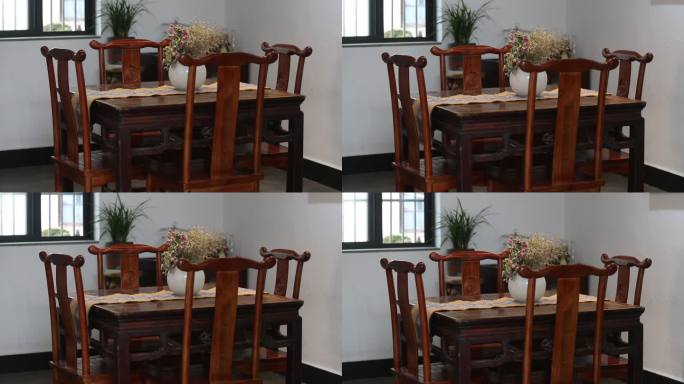 农家民宿中式餐厅餐桌干花摆设花瓶兰花实拍