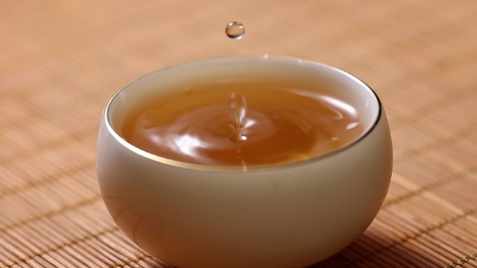 茶红茶茶水泡茶喝茶倒茶滴水