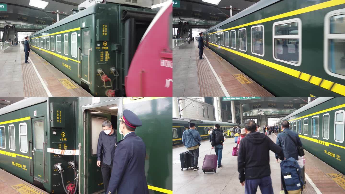 【4K视频】火车到站乘客下车