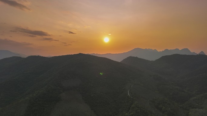 云海日出山照耀太阳云雾山水画中国风光大地