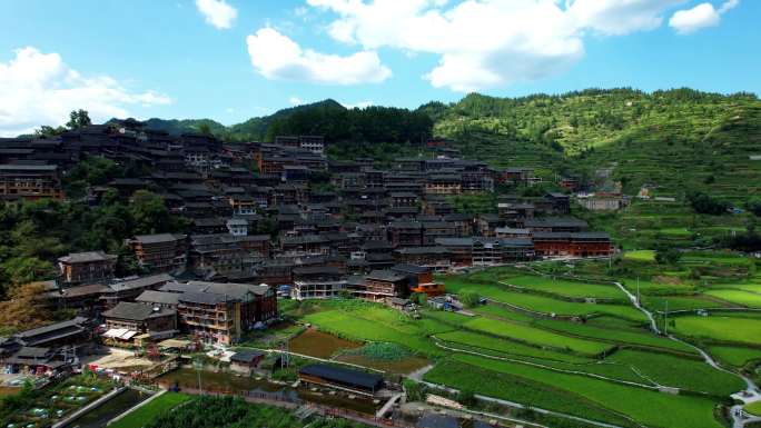 西江千户苗寨航拍4k超清视频含夜景和稻田