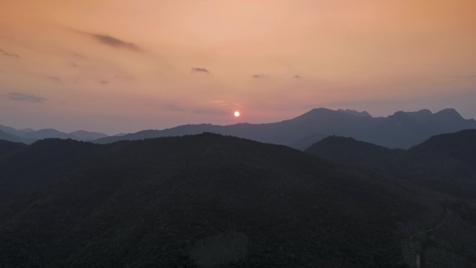 云海日出山照耀太阳云雾山水画中国风光大地