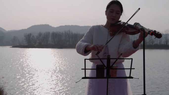 4k逆光 小提琴表演演奏 湖面 唯美悠远