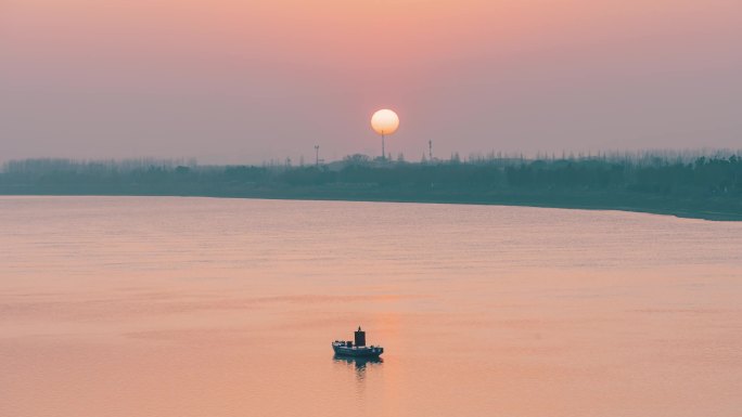 南京夹江上的船与日落延时摄影