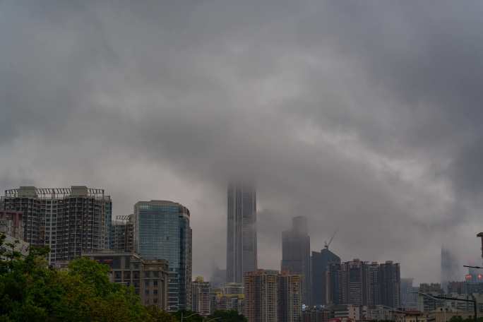 中国广东深圳石厦平安金融中心暴雨延时摄影