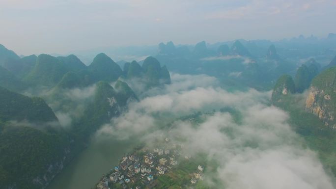 航拍桂林山水 漓江云海 喀斯特地貌