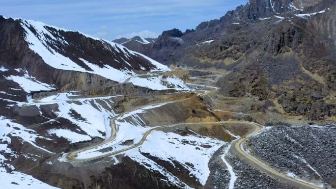 丙察察线简易盘山公路航拍