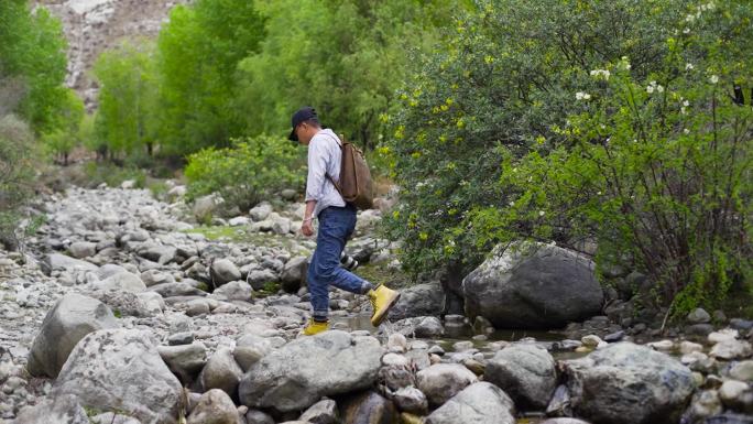 摸石头过河 旅行 走进自然 潮男摄影师