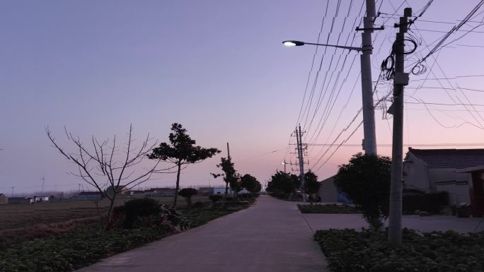 乡间夕阳小路