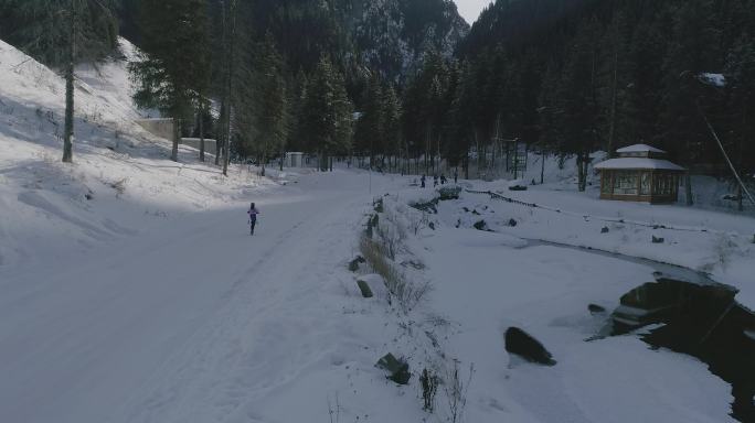 航拍乌鲁木齐冬季南山长跑