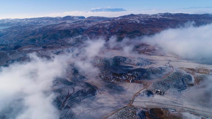 4K航拍云南昭通大山包雾凇蓝天