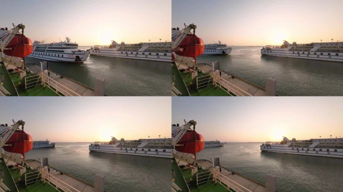 夕阳下轮船驶离徐闻港口延时摄影